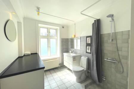 2 Bedroom In Trendy Area Apartamento *